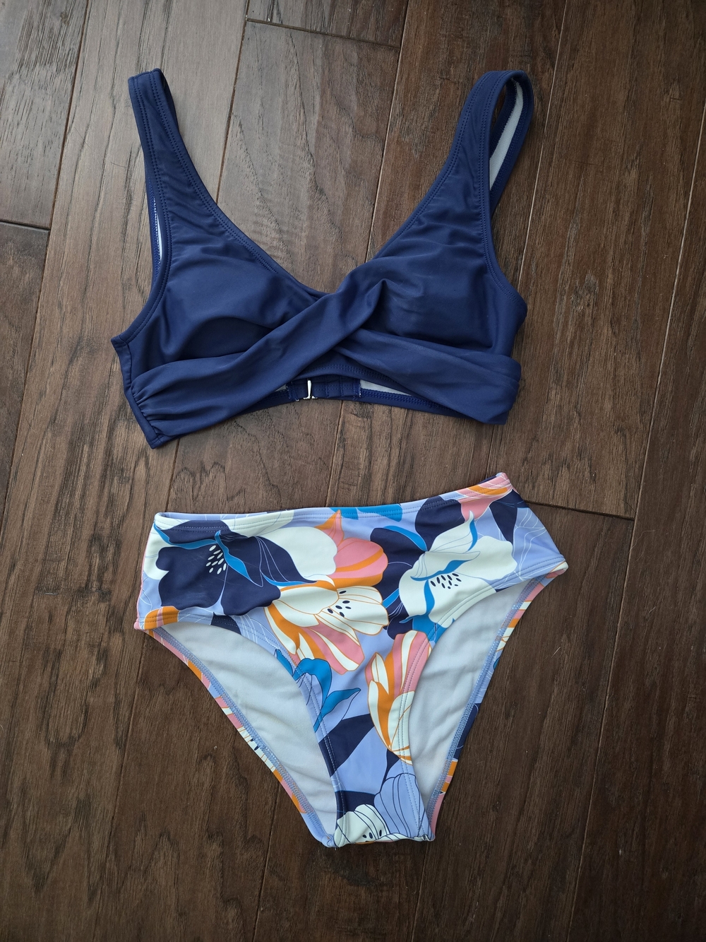 Cupshe Navy Blue Twist Bikini Top with Floral High-Waist Bottom